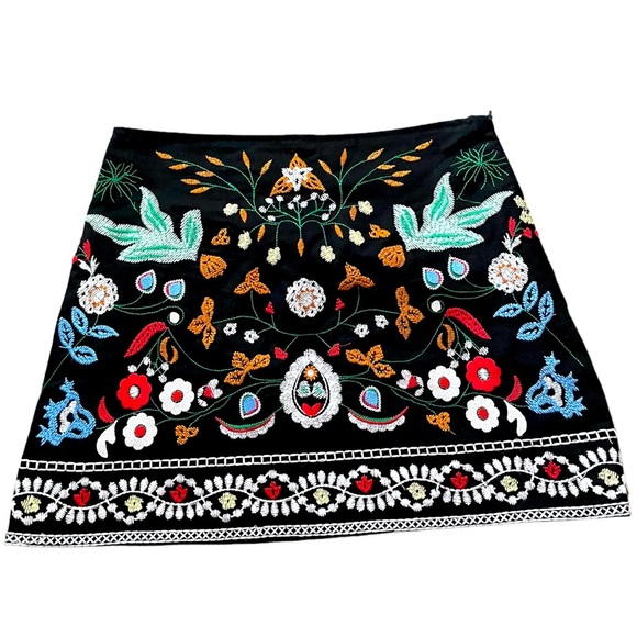 Dresses & Skirts - Women’s A-line Boho floral embroidered mini skirt colorful eclectic size M